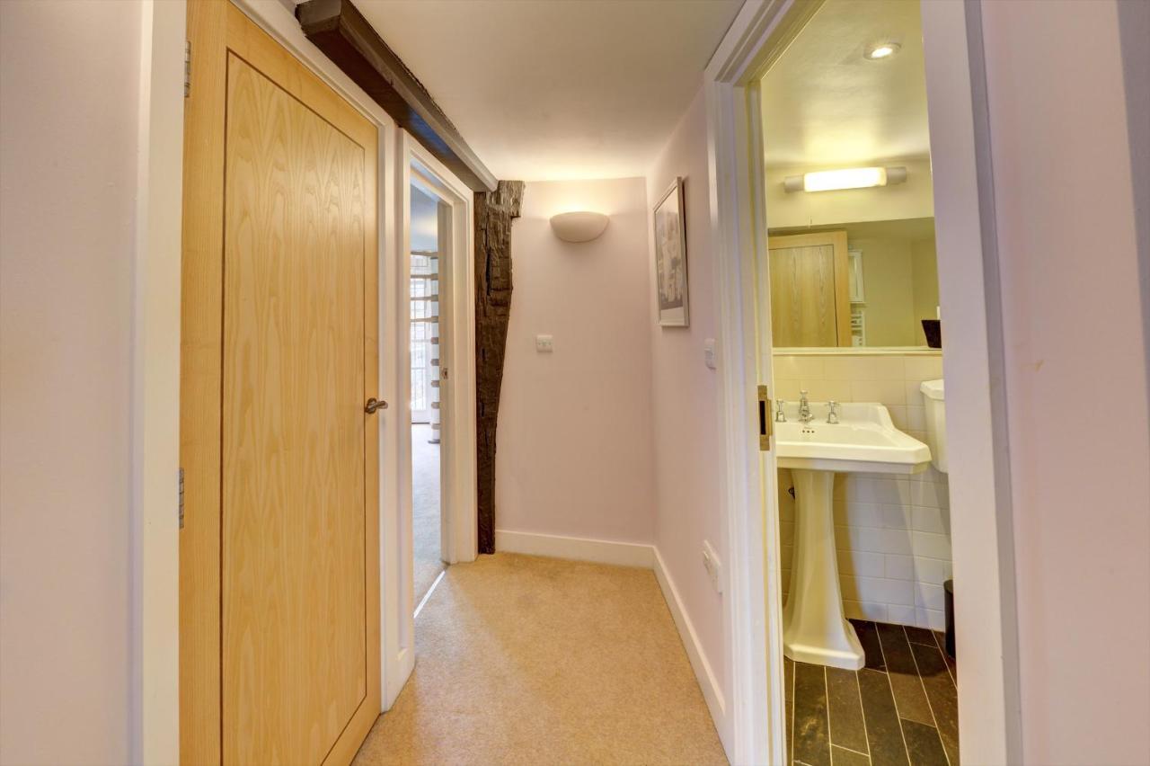 The Butter Market Overlook - An Exquisite Getaway! Apartment Canterbury