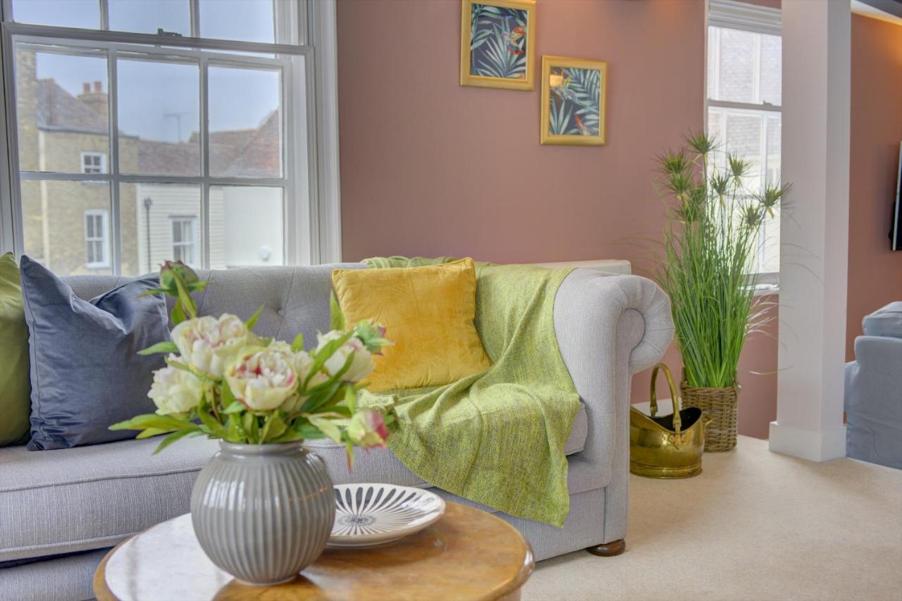 Apartment The Butter Market Overlook - An Exquisite Getaway! Canterbury